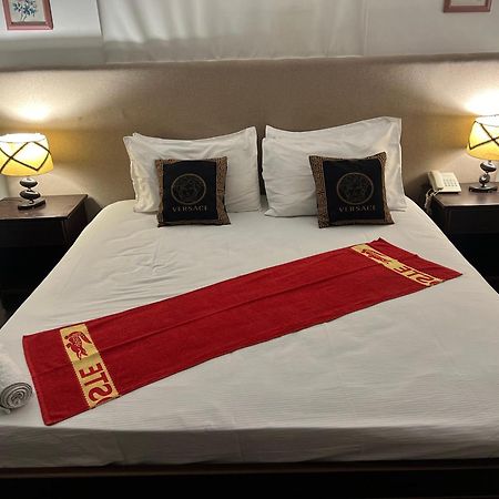 Отель Hilton Bayview Lnn Карачи Экстерьер фото