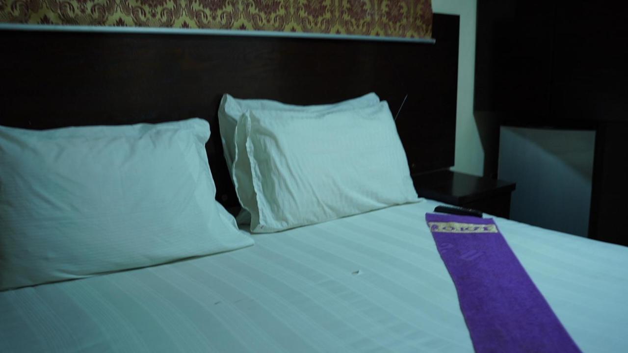Отель Hilton Bayview Lnn Карачи Экстерьер фото
