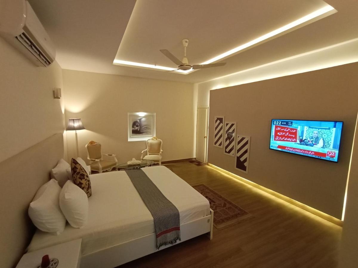Отель Hilton Bayview Lnn Карачи Экстерьер фото